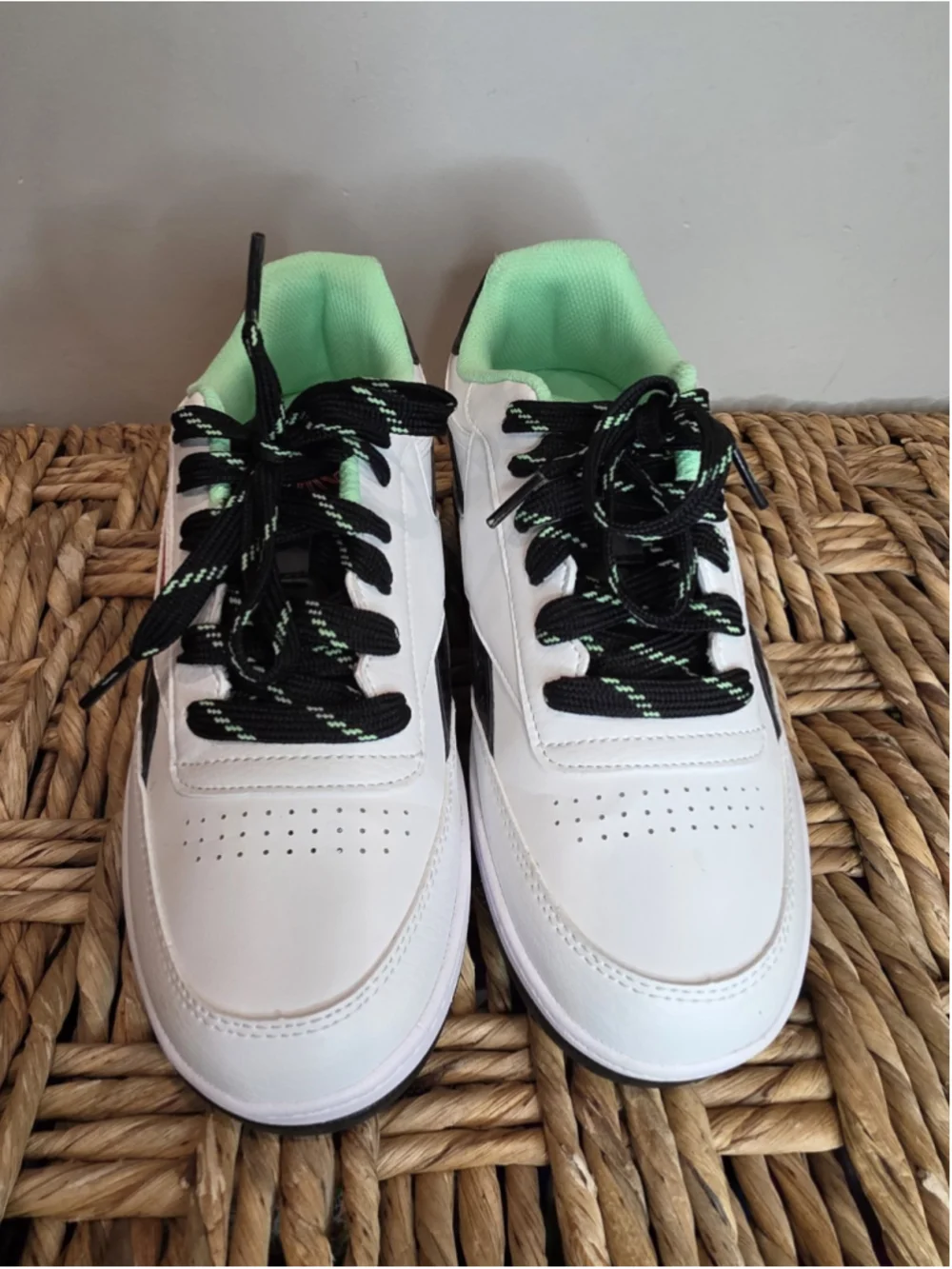 Reebok x Heelys Roller Shoes White Black Mint Green Women's US 7 EU39 Youth 5